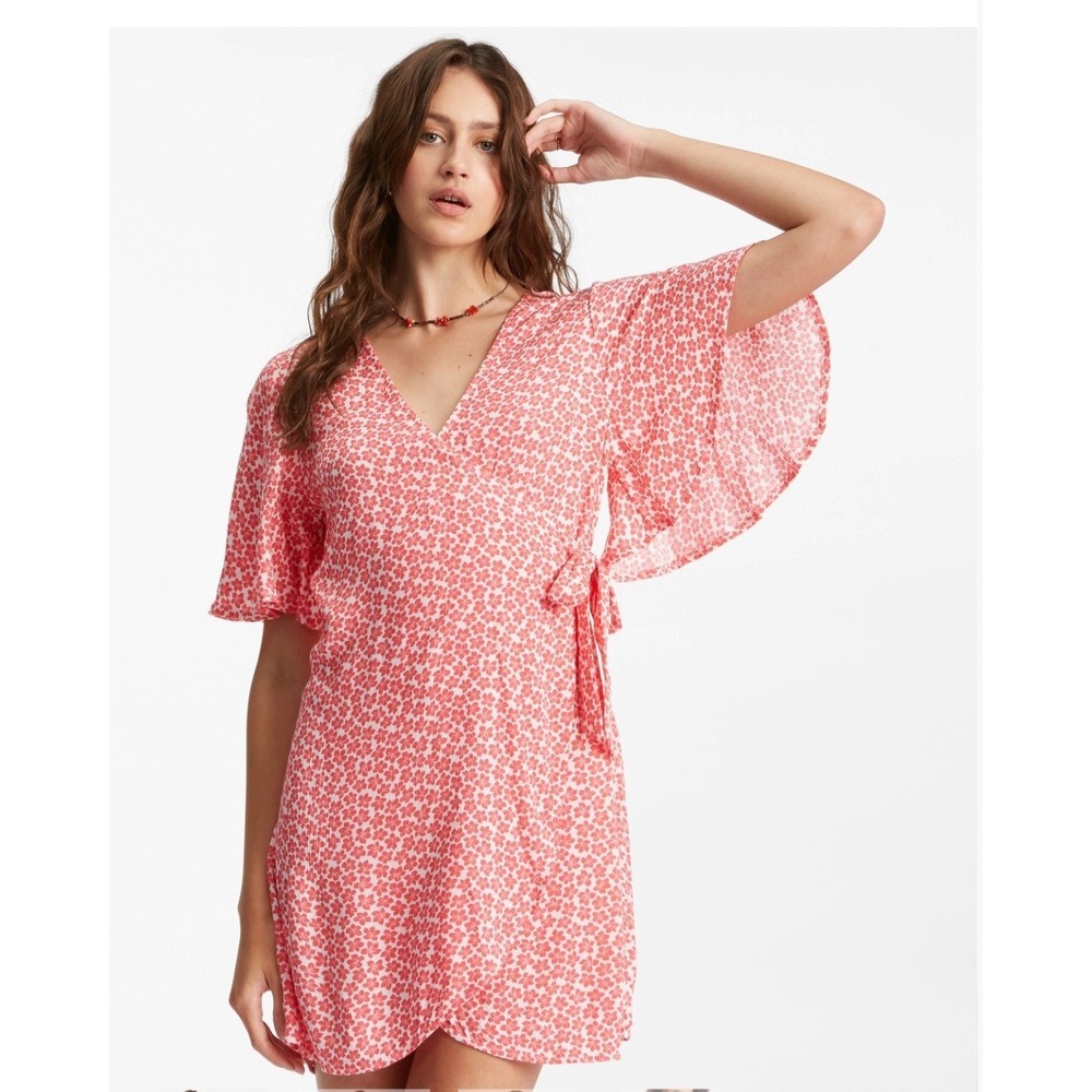 Billabong All For You Wrap Dress Mini Size Medium Floral Flutter Sleeve Beachy